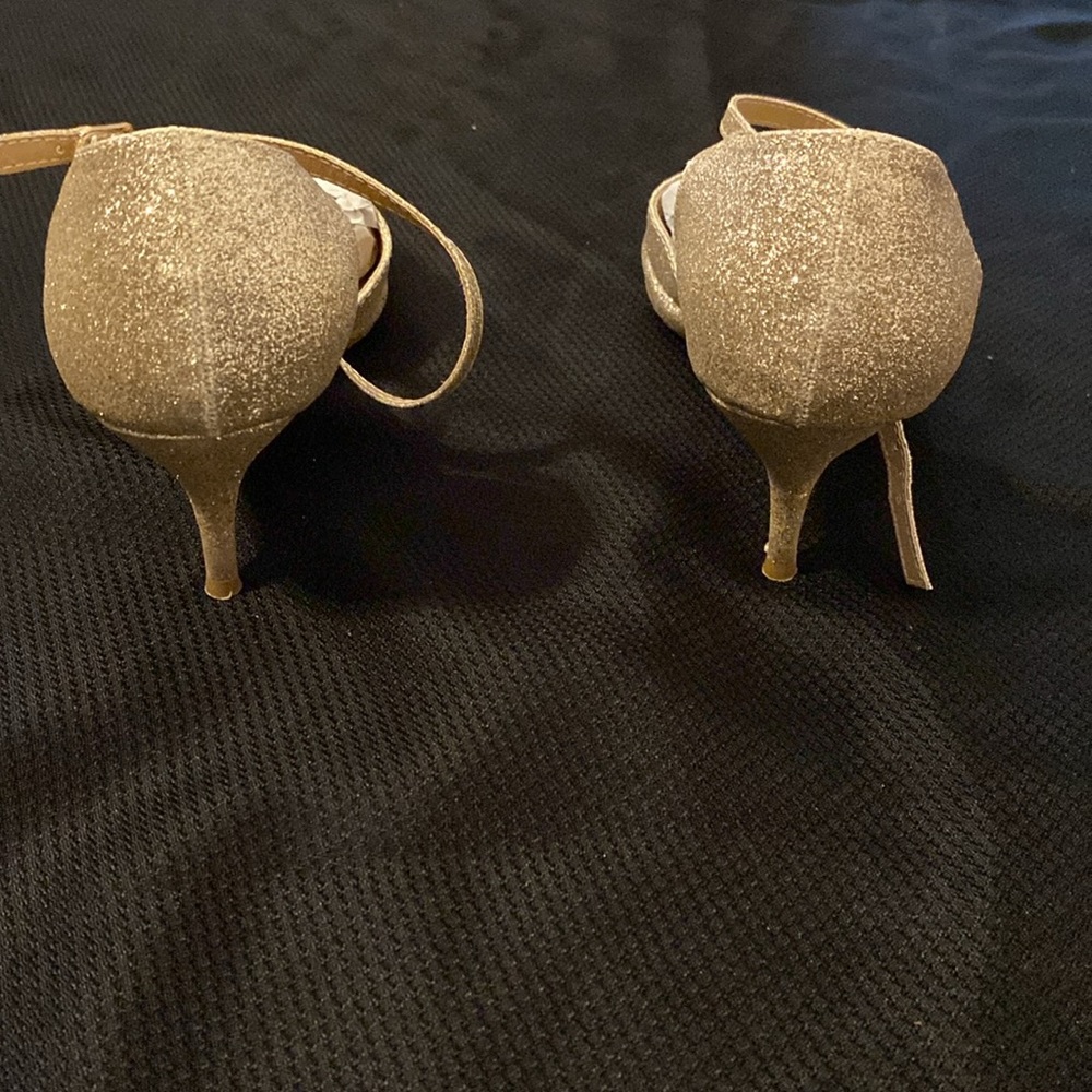 Heels - Picture 4 of 5